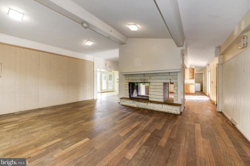 789 Rte 45, Pilesgrove NJ 08098-2528 exterior