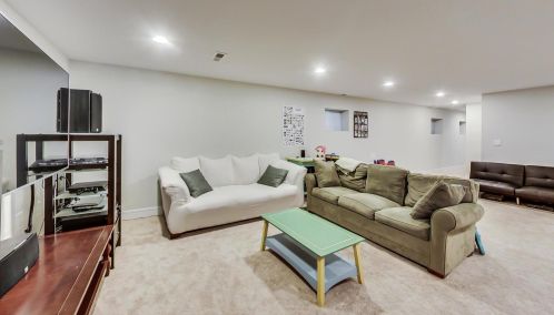 3131 Spaulding Ave, Chicago IL 60618-6804 exterior