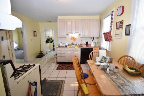 27 Thorniley St, New Britain CT 06051-1639 exterior