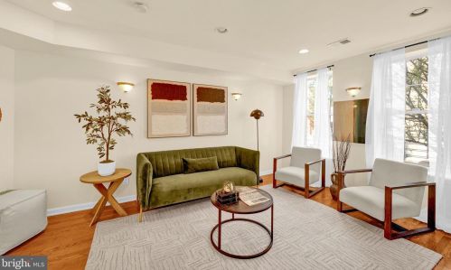 814 13th St, Philadelphia, PA 19123-1830