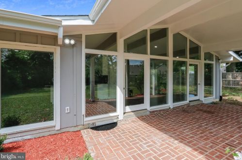 917 Northwest Dr, Silver Spring MD  20901-1435 exterior