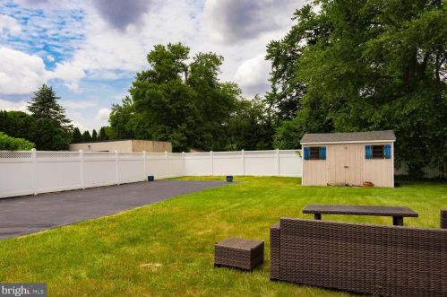 408 Route 156, Trenton NJ 08620-1728 exterior