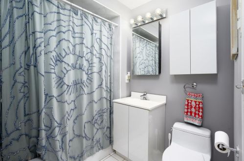 3220 Un Ave, Chicago IL 60616-4776 exterior