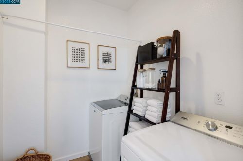 1321 Tapestry Ln, Concord CA 94520-3965 exterior