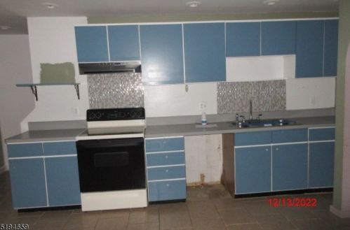 17 Tranquility Rd, Andover NJ 07821-4533 exterior