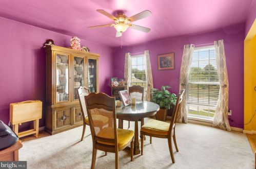 37 Louvain Dr, Hanover PA 17331-8696 exterior