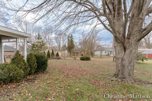 1970 Philo Ave, Meskegon MI  49441-1463 exterior