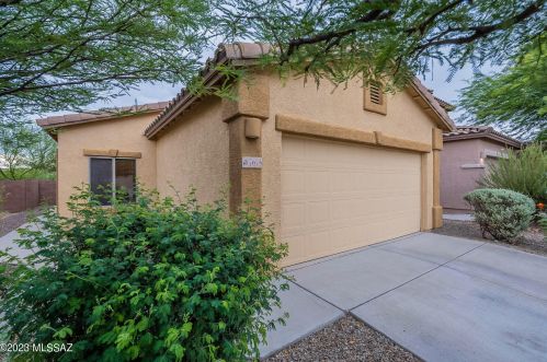 7675 Majestic Palm Ln, Tucson AZ 85756-6112 exterior
