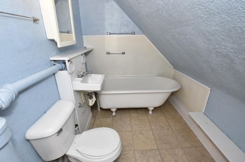 1043 31, Milwaukee WI 53215-2133 exterior