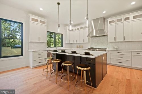 6516 Beverly Ave, Mc Lean VA 22101-5222 exterior