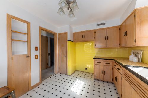 2517 82, Milwaukee WI 53219-0024 exterior