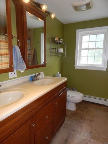 436 Babcock Hl Rd, Exeter CT 06249-1301 exterior