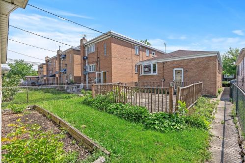 6022 Kilpatrick Ave, Chicago IL 60629-5637 exterior