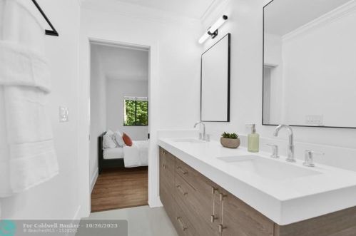 1330 13 St, Boca Raton FL 33486-5323 exterior