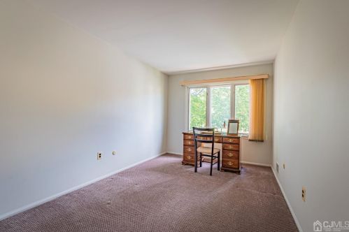 7 Meredith Rd, Edison NJ 08817-2231 exterior