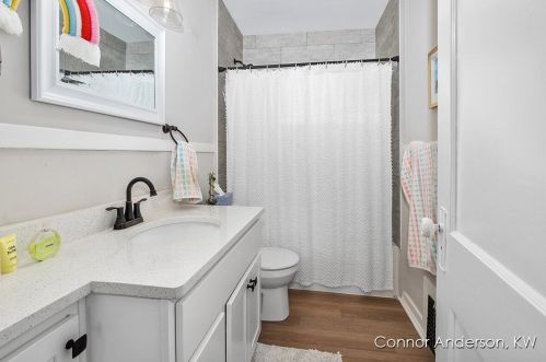 29 Eastern Ave, Grand Rapids MI 49507-3634 exterior