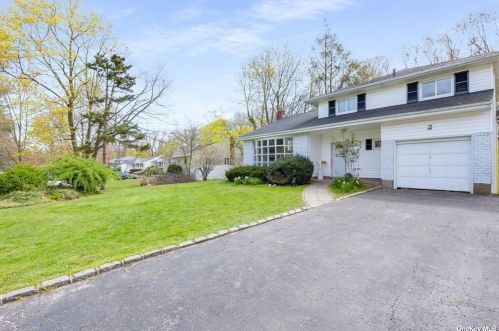 2 Miandra Ct, Huntington Station, NY 11746-1117