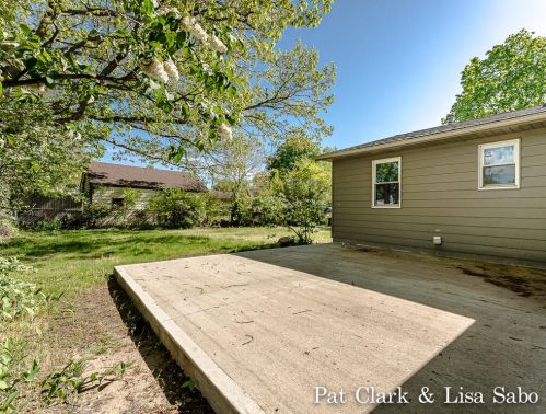 2417 Marquard Ave, Meskegon, MI 49445-3230