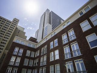 1500 Jackson St, Dallas TX  75201-4923 exterior