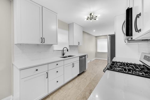 2335 92nd St, Chicago IL  60617-3841 exterior