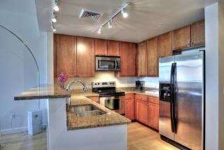 310 4th St, Phoenix AZ  85004-0610 exterior