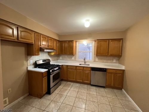 243 Oliver St, Newark NJ  07105-2008 exterior