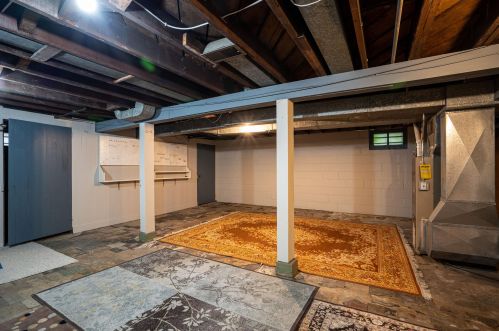 1374 58, Milwaukee WI 53214-5111 exterior