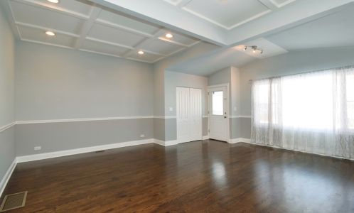 5149 Grace St, Chicago, IL 60641-3453