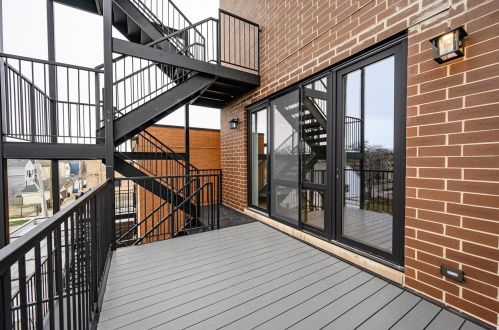 1707 Kedzie Ave, Chicago IL  60647-3358 exterior