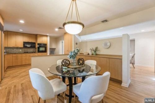 11 Maple Ave, Demarest NJ  07627-2404 exterior