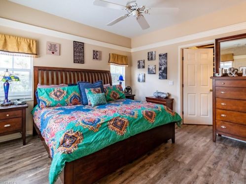 2523 River Reach Dr, Naples FL 34104-6930 exterior