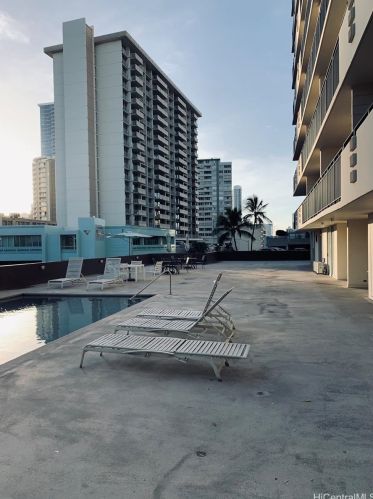 1610 Kanunu St, Honolulu HI  96814-2746 exterior