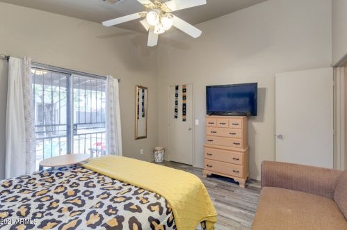 2041 Adams, Phoenix AZ 85007-2699 exterior