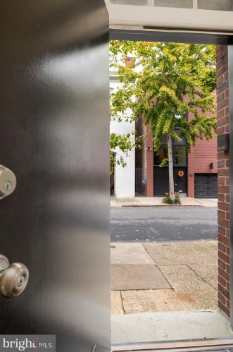 1940 Delancey Pl, Philadelphia PA 19103-6612 exterior