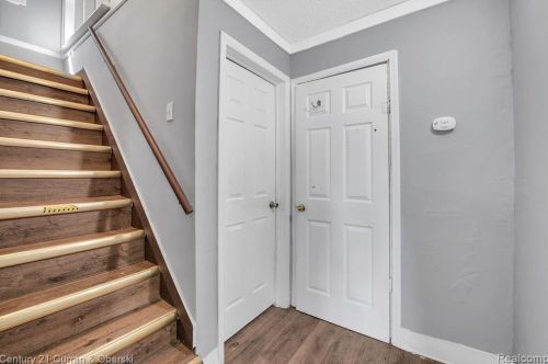 4518 Academy St, Dearborn Heights MI  48125-2210 exterior