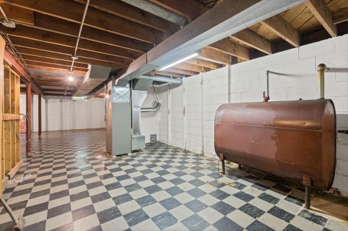 7255 Seneca Ave, Milwaukee WI 53217-3870 exterior