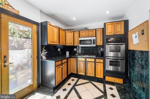 714 Carpenter St, Philadelphia PA  19147-3908 exterior