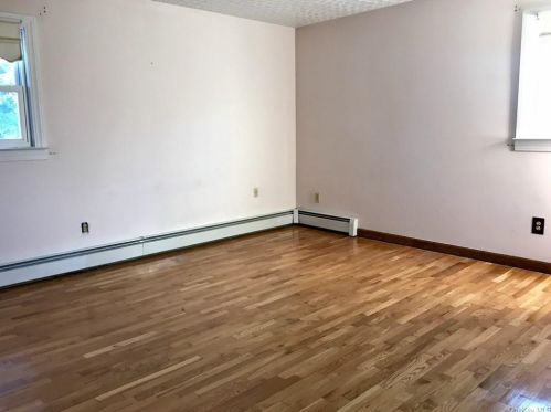 59 Scott Dr, Middletown NY 10941-1112 exterior