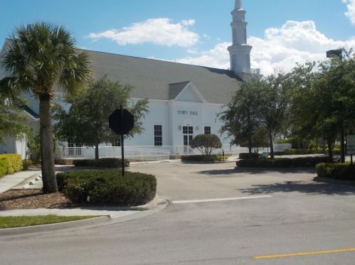 10520 Stephanie Way, Fort Pierce FL 34987-2326 exterior