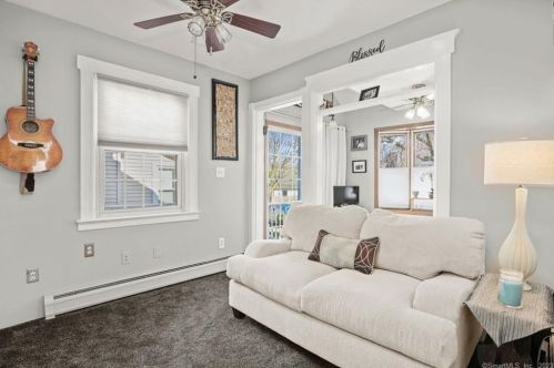 13 Prospect St, Greenwich CT 06830-6820 exterior