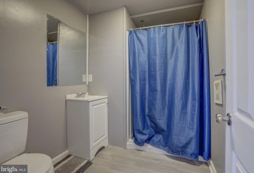 104 Queen St, Littlestown PA 17340-1640 exterior