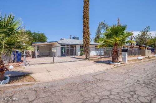 2617 Coconino Vis, Tucson AZ  85713-4002 exterior