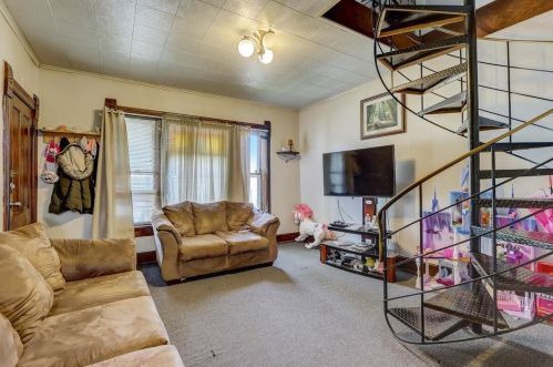 2446 Burrell St, Milwaukee WI 53207-1521 exterior