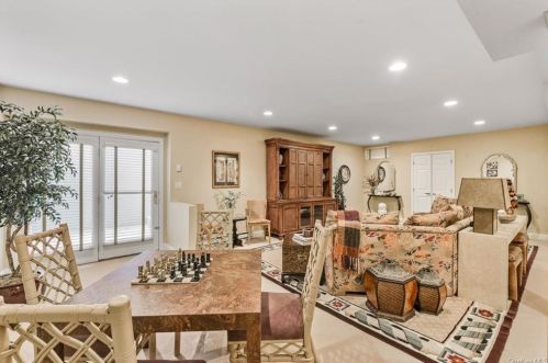 19 Caruso Pl, Armonk NY 10504-1366 exterior