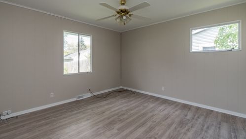 2112 Glen Flora Ave, Waukegan IL 60085-1300 exterior