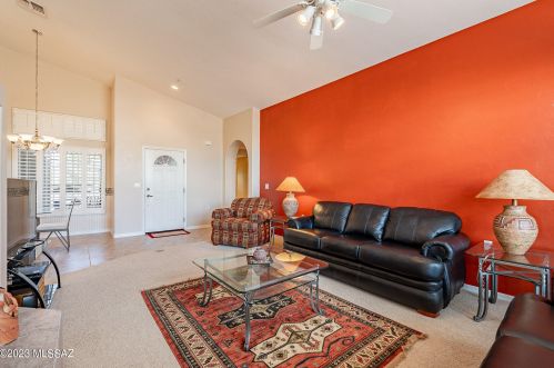 594 Mickelson Ln, Green Valley AZ 85614-5749 exterior