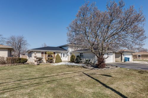 5864 127th St, Chicago, IL 60803-3521