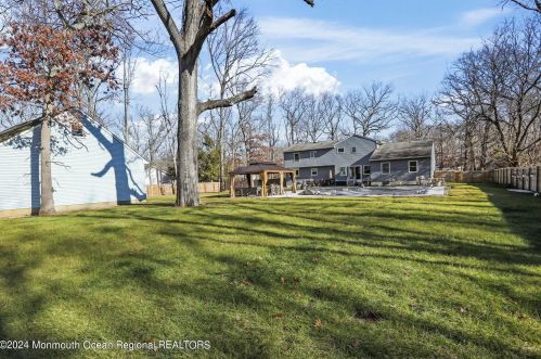 20 Frank Applegate Rd, Jackson Twp NJ  08527-2454 exterior