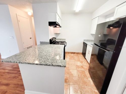 216 Dorchester Sq, Lake Mary FL  32746-4217 exterior