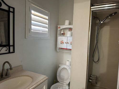 37 Garden Dr, Bakersfield CA 93307-5255 exterior